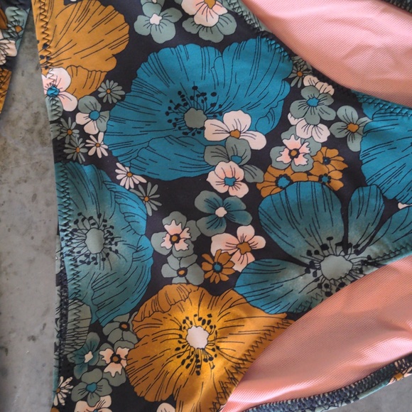 Volcom nothing bud love two piece swimsuit - Picture 3 of 7